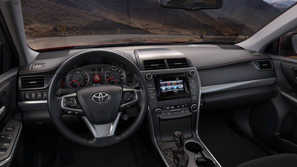 В салоне автомобиля Toyota Camry